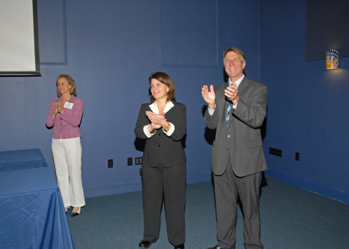 dsc_6991_awards_onelastround-of-applause-tricia-betsy--phil.jpg